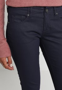 Freeman T. Porter Džíny Slim Fit - blue