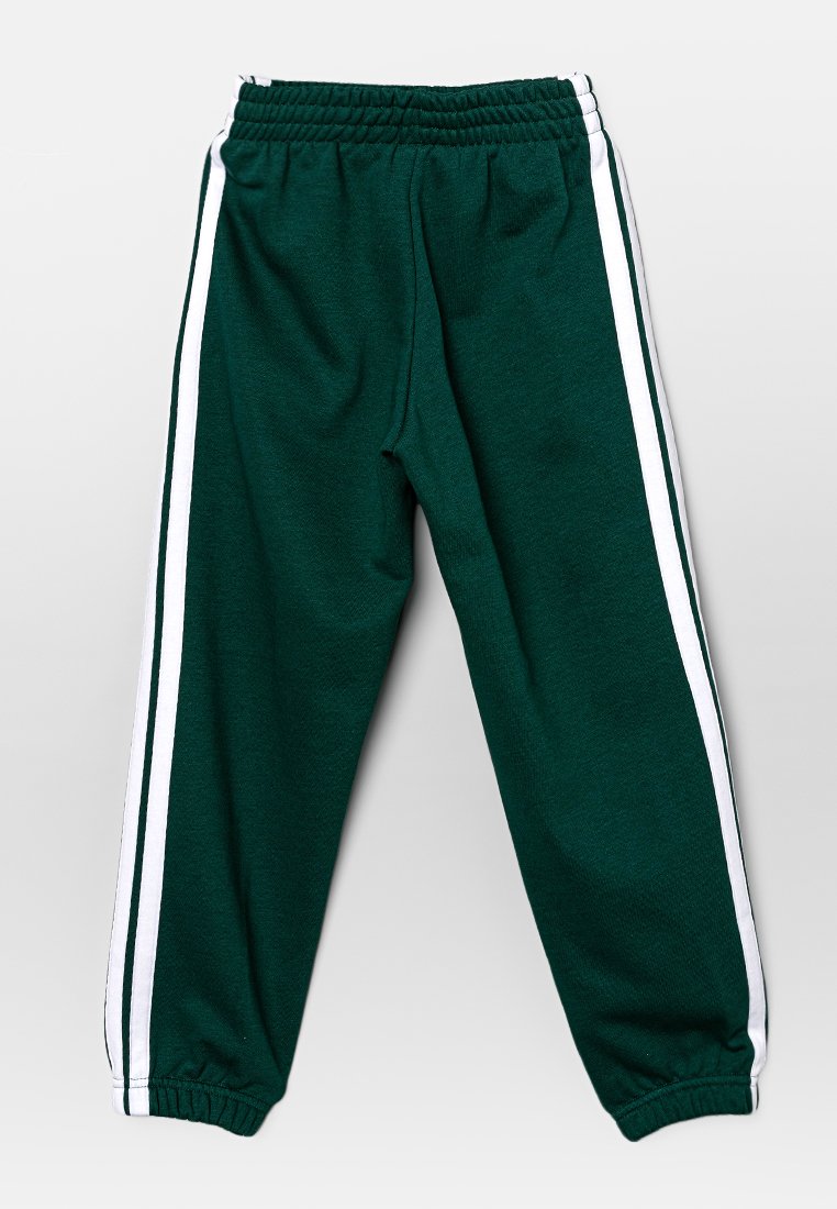 Grüne Sweatpants aus weichem Stoff mit weißen Seitenstreifen, elastischem Bund und elastischen Knöchelbündchen. Keine Taschen sichtbar.