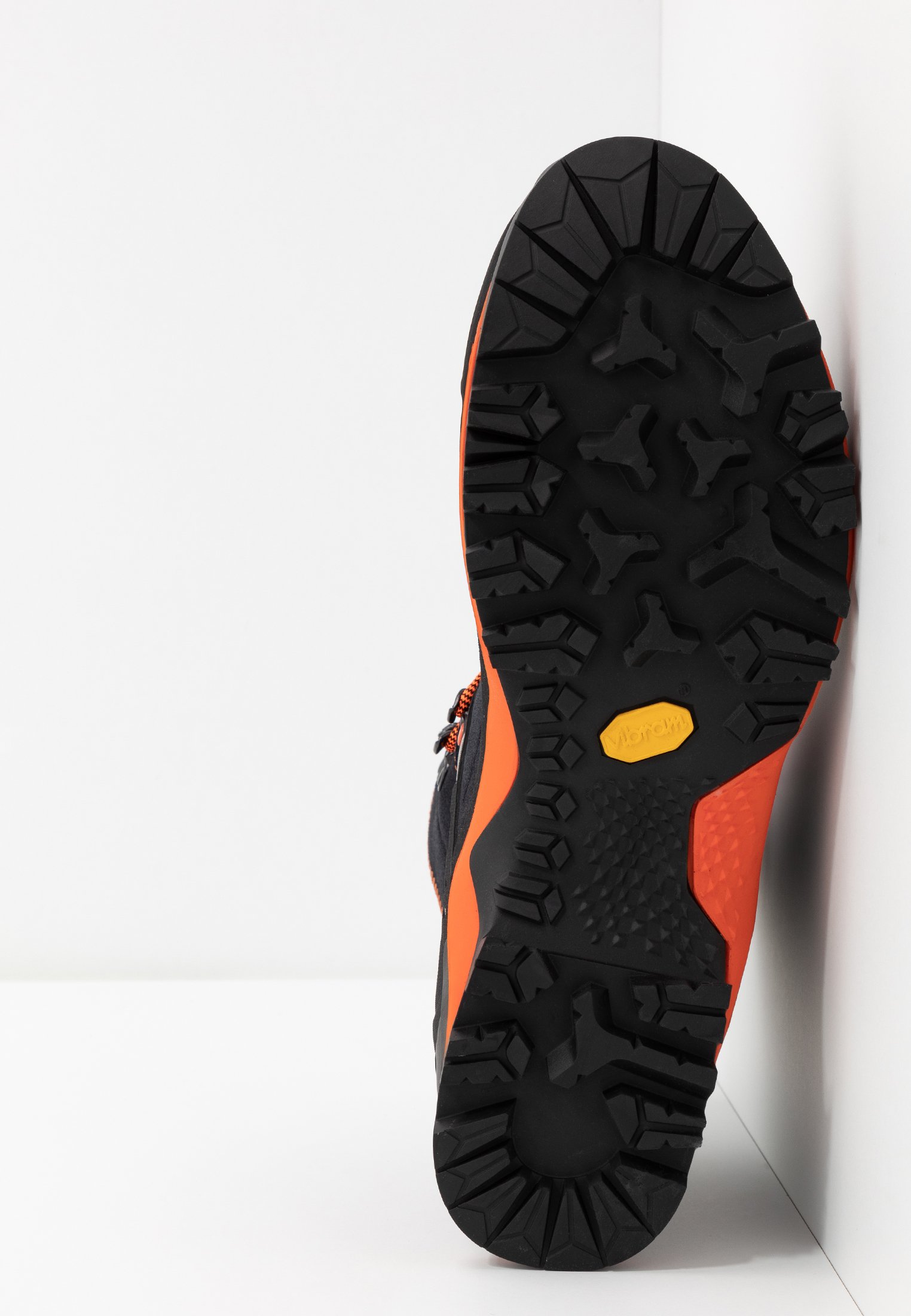 nike trainer mid