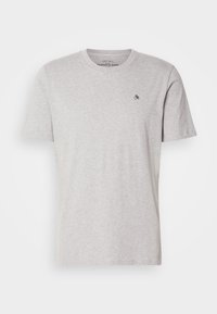 Grijze katoenen T-shirt met een ronde hals en korte mouwen. Bevat een klein donker geborduurd logo op de linker borst. Gladde textuur.