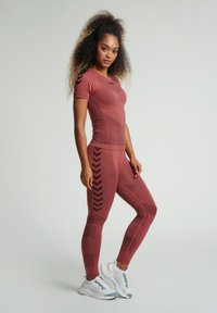 Hummel FIRST SEAMLESS - Undertrøjer - marsala