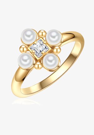 Anillo de oro con un diamante cuadrado central rodeado de cuatro perlas redondas. Banda lisa con un acabado pulido y brillante.