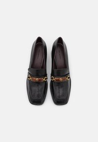 Tory Burch Klasické lodičky - black