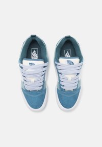 Vans KNU SKOOL UNISEX - Gördeszkacipők - blue/multi-coloured