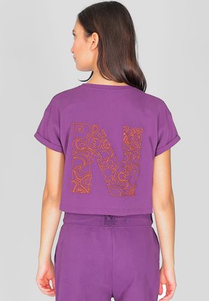Nassau NB LOGO - T-shirts print - dahlia