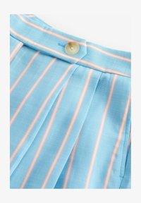 Unselected, blue pink