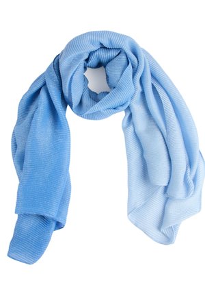 Sciarpa azzurro chiaro a coste con tessuto leggermente scintillante, piegata in modo morbido su uno sfondo bianco.