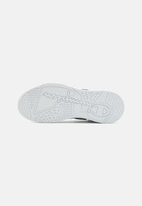 Champion 3 POINT TECH MID - Basketbalschoenen - white/light grey