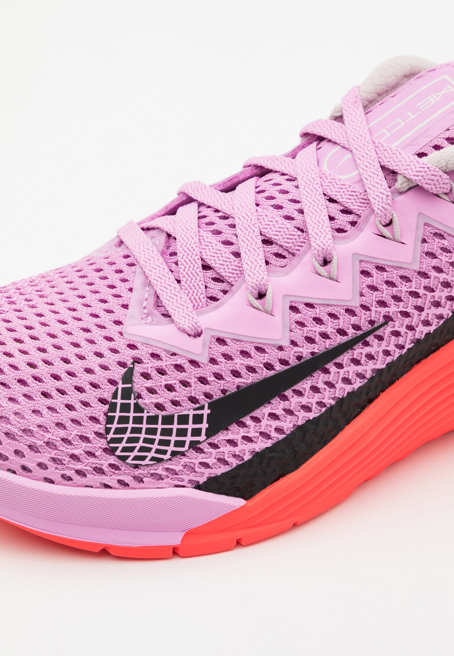 Nike Performance METCON 6 - Chaussures d'entraînement et de fitness -  beyond pink/black/flash crimson/rose - ZALANDO.FR