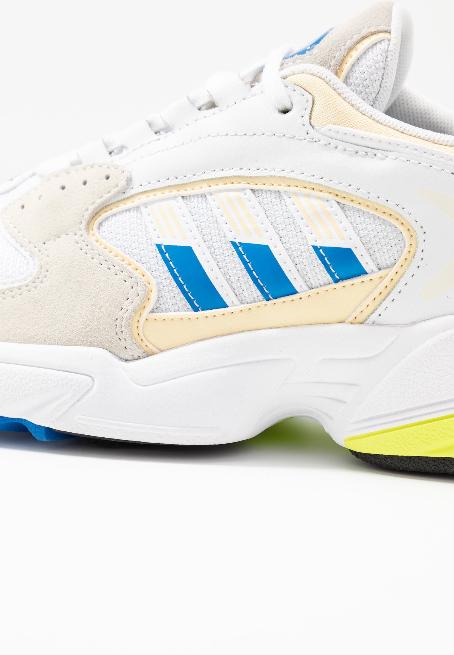adidas falcon 2000