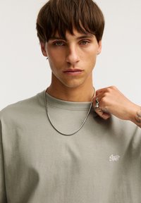 PULL&BEAR WITH LOGO - T-shirts print - dark green