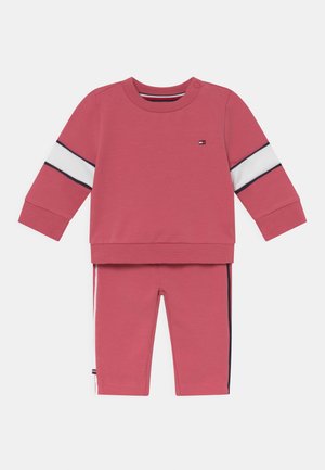 BABY COLOR BLOCK CREW SET UNISEX - Tuta - deep watermelon