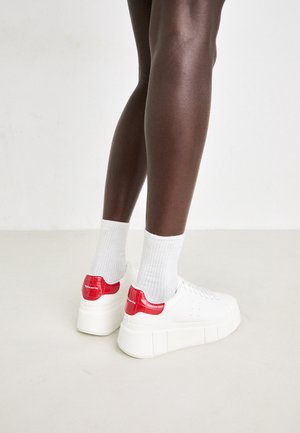 Trainers - white/red
