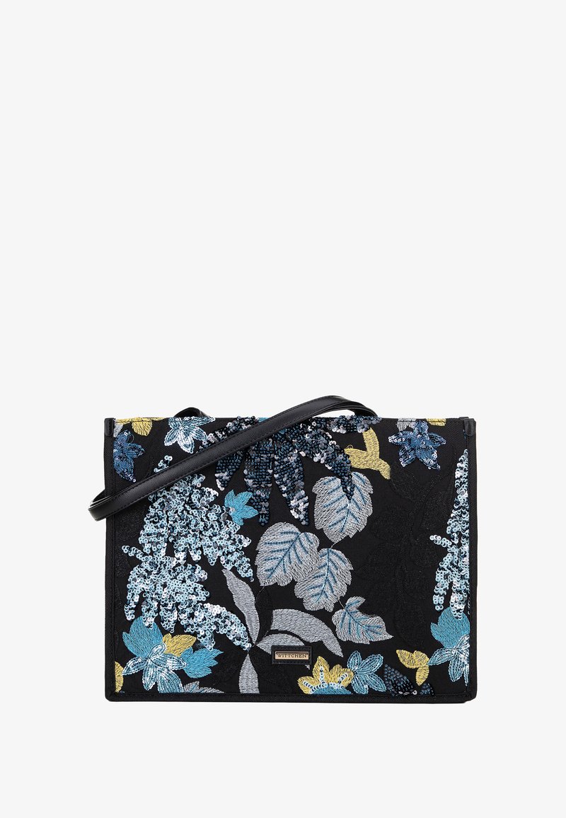 Borsa a fiori nera con ricami testurizzati in blu e giallo, dotata di una tracolla nera e di forma rettangolare.