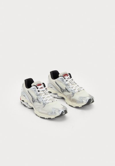 WAVE RIDER 10 UNISEX - Baskets basses - snow white/black sand/rythmic red