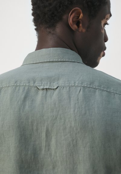 PS Paul Smith MENS L/S CASUAL FIT UTILITY - Marškiniai - khaki