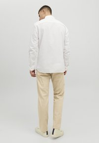 Thumbnail Image 8
