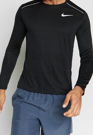 Sports T-shirts - black