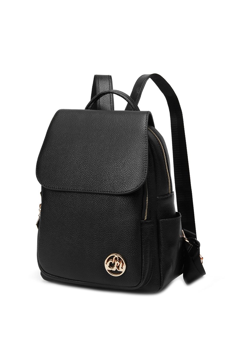 Zwarte leren rugzak met een gestructureerde afwerking, voorflap, gouden ronde logo, ritsvakken, verstelbare schouderbanden en zijcompartimenten.