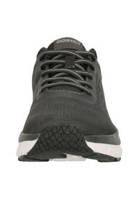 Schwarzer Sportschuh mit Mesh-Obermaterial, gemusteter Gummisohle, grauen Schnürsenkeln und "ENDURANCE"-Etikett auf der Zunge, von vorne betrachtet.