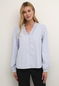 Blau-weiße gestreifte Bluse mit Rüschenausschnitt, langen Ärmeln und Knopfleiste. Hergestellt aus leichtem Stoff mit glatter Textur.
