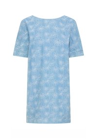 Robe bleu clair à manches courtes avec des motifs floraux brodés blancs et une coupe droite, vue de dos sur un fond blanc.