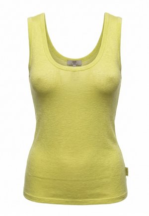 Débardeur sans manches en maille jaune avec encolure dégagée, silhouette ajustée et petite étiquette en tissu sur le côté inférieur gauche.