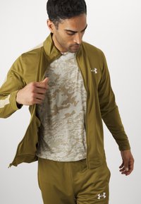 Under Armour RIVAL TRACK SUIT - Tracksuit - canteen green/field khaki