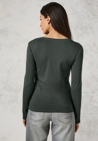 Cecil MIT RUNDHALS - Langarmshirt - grün