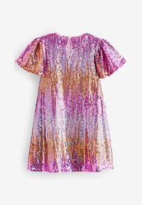 Robe à manches courtes ornée d'un dégradé de sequins roses, dorés et violets, dotée d'un col rond et d'une petite ouverture à l'arrière. Texture lisse.