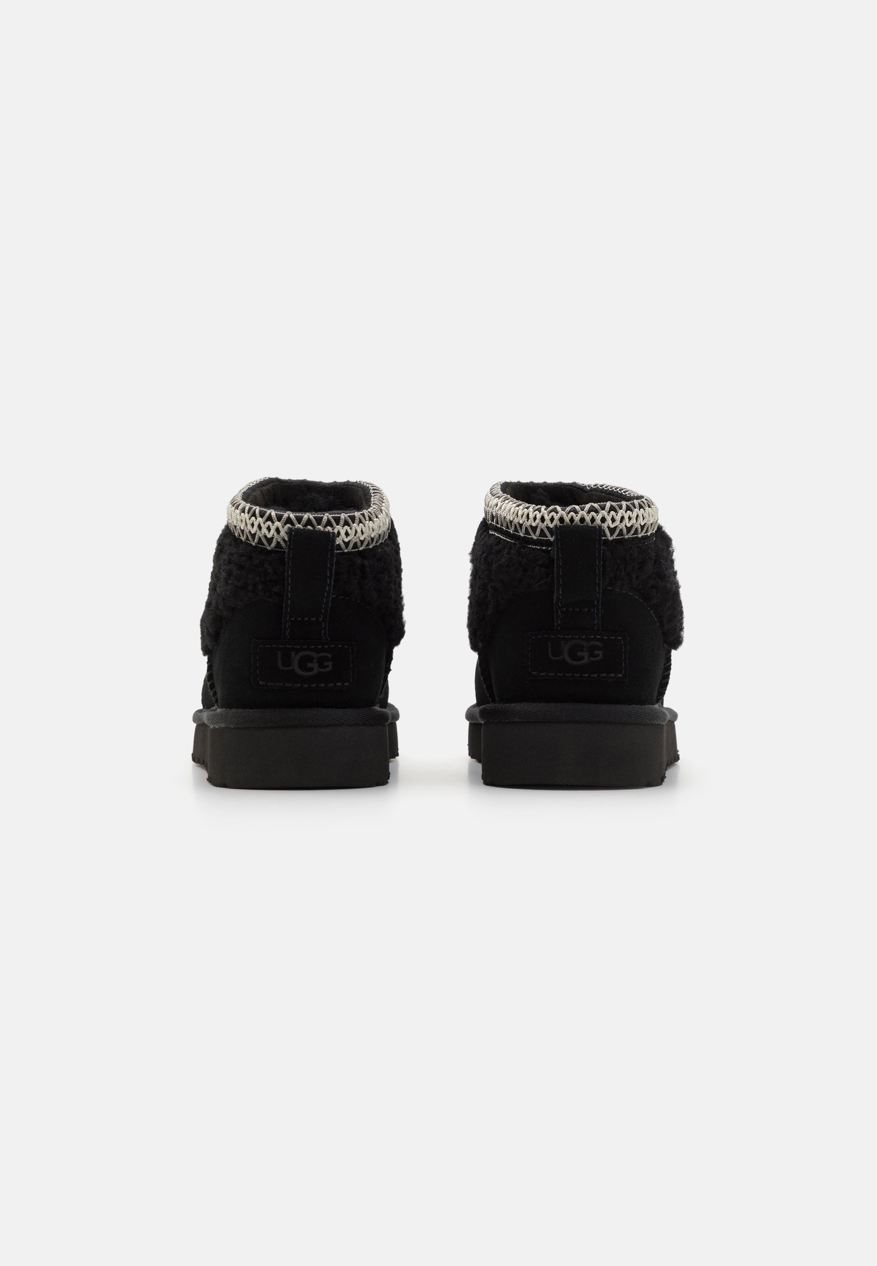 UGG CLASSIC ULTRA MINI MAXI CURLY - Enkelkaarsjes - black/zwart