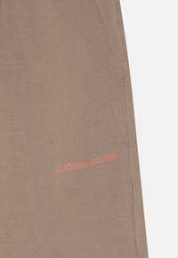Björn Borg ESSENTIAL PANTS - Tréningruha alsók - roasted cashew