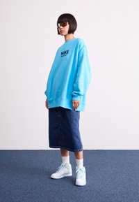 Thumbnail Image 4