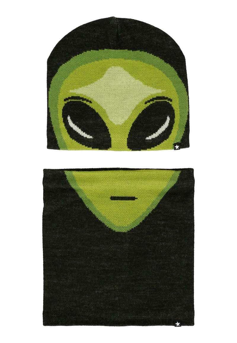 Set di berretto a maglia e gaiter per il collo con una grafica di alieno verde su sfondo nero. Il materiale è in tessuto morbido con una texture liscia.