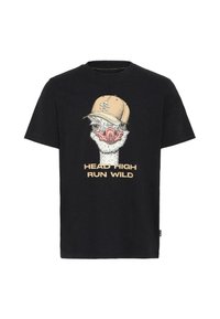 Sort bomulds-T-shirt med en illustration af en struds, der bærer en beige baseballkasket. Teksten lyder "HEAD HIGH RUN WILD" i lys beige.