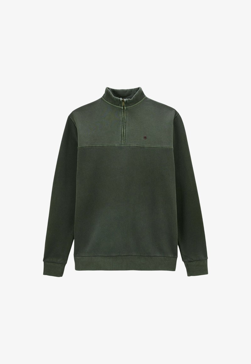 Sweatshirt vert avec un col haut, fermeture éclair quart de manière, poignets côtelés et ourlet. Présente un panneau supérieur cousu et un petit détail de logo.