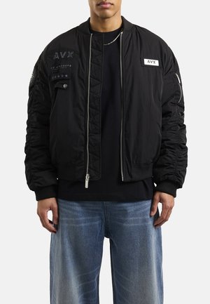 - Kurtka Bomber