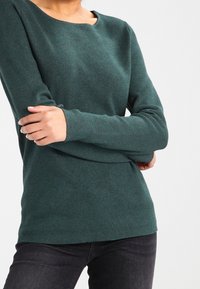 Vero Moda Strickpullover - dark green