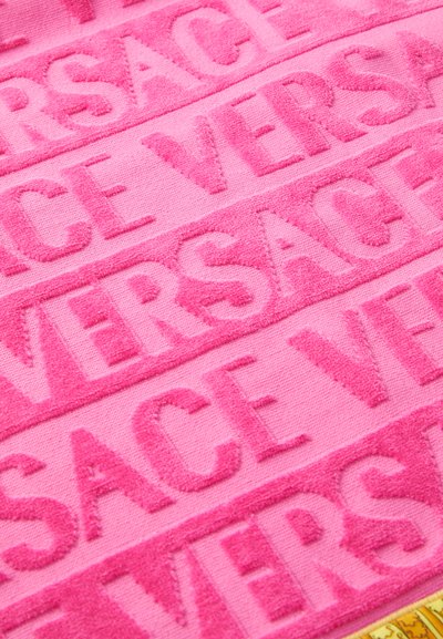 Versace BATH TOWEL I HEART BAROQUE - Pludmales dvielis - fuxia