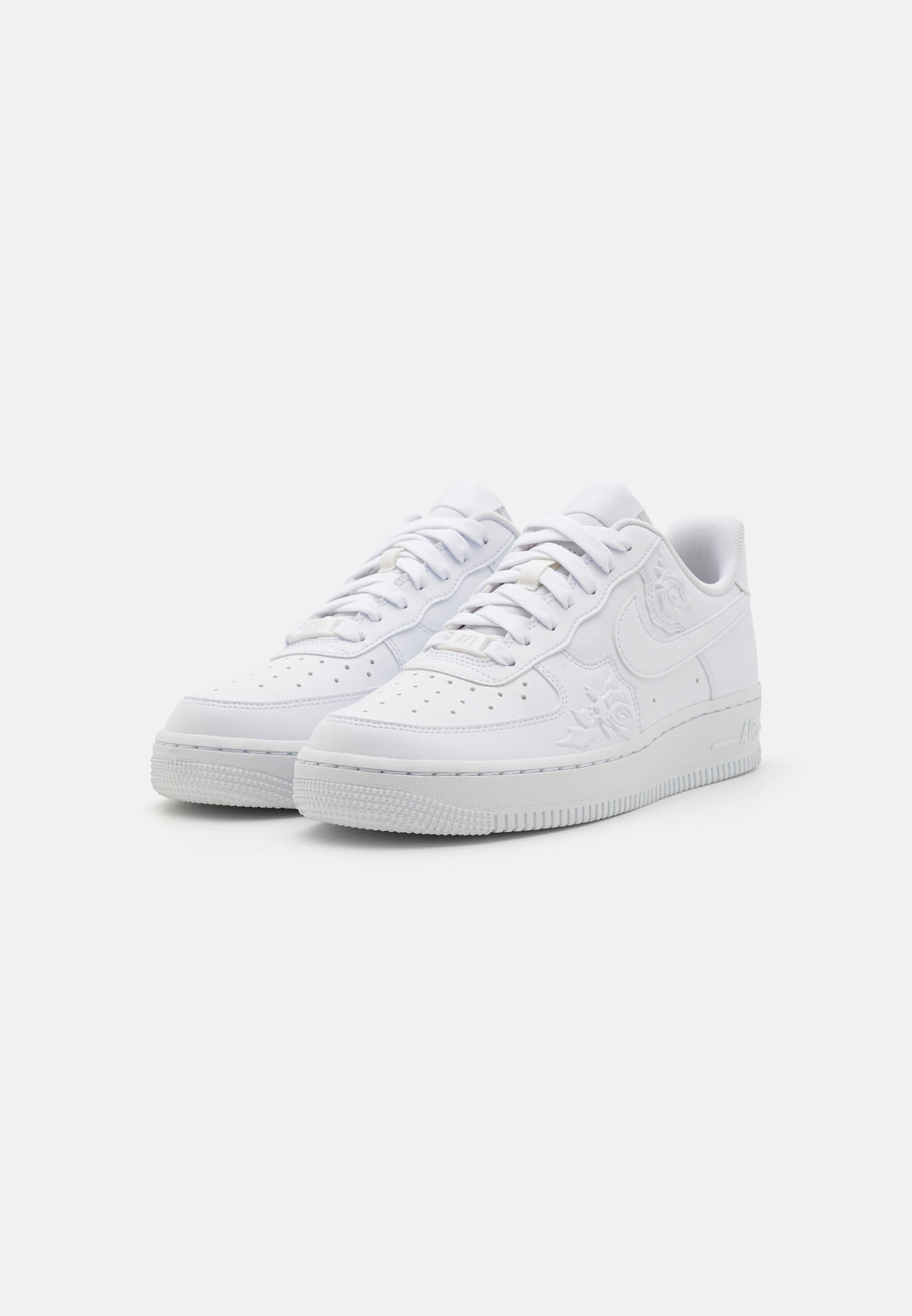 outfitter nike air force 1