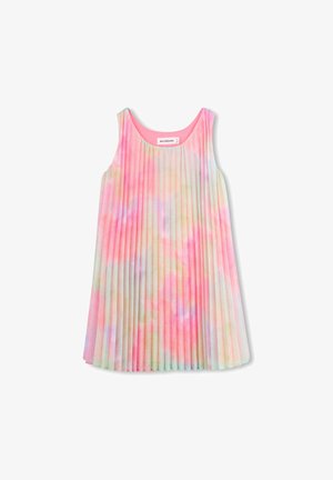 Plissert ermeløs kjole med et pastel tie-dye mønster i fargene rosa, blått og gult. Mykt stoff med rund hals.