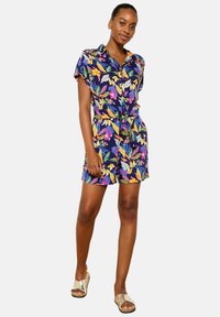 LolaLiza WITH TROPICAL PRINT - Shorts - navy basic