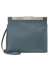 Teal läderhandväska med en strukturerad design, silverfärgad lås, och en avtagbar axelrem. Mjuk textur, minimalistisk stil.