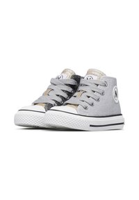 Sneakers alte grigie, con accenti glitterati neri e dorati, suola in gomma bianca e lacci grigi. Dettaglio logo rotondo sul lato.