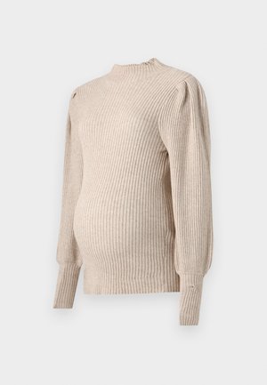 Beige ribbestrikket genser med høy hals og puffede ermer, designet for graviditet. Myk tekstur med en tettsittende silhuett.