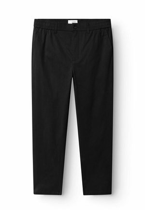 Schwarze gerade geschnittene Hose mit Knopf- und Reißverschluss, elastischem Bund, seitlichen Taschen und Gürtelschlaufen.