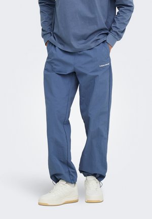 Only & Sons, ONSFADE LOOSE BLANK PANTS - Панталони - vintage indigo