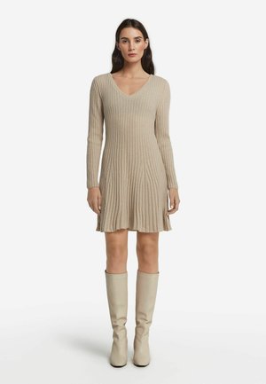 V-NECK - Strikkjoler - natural