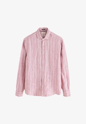 Chemise en lin rose à manches longues avec des rayures blanches verticales, col boutonné et boutons sur le devant. Tissu léger avec une finition légèrement texturée.