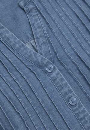 Cellbes of Sweden, AIRY TUNIC IN LIGHT DENIM WITH POCKETS - Bluse - medium blue denim
